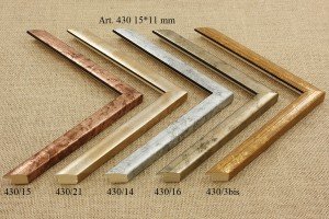Rėmelio profilis 430.15 , 430.21 , 430.14 , 430.16 , 430.3bis: tamsiai auksinis, natūralios medienos ir sidabrinis