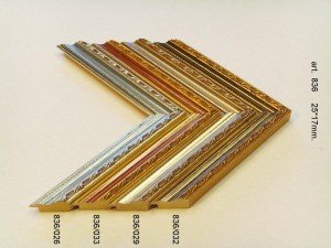 Rėmelio profilis 836: tamsiai auksinis ir natūralios medienos, plotis 25 mm, 4 spalvų variantai